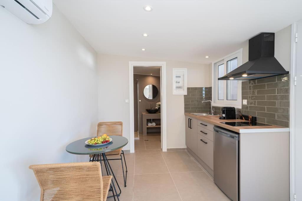 Thalassa View Residence Аргостолион Екстериор снимка